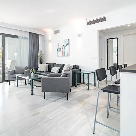 Apartment Harbor Getaway In The Heart Of Puerto Banus With Walking Dictance To Everything Marbella