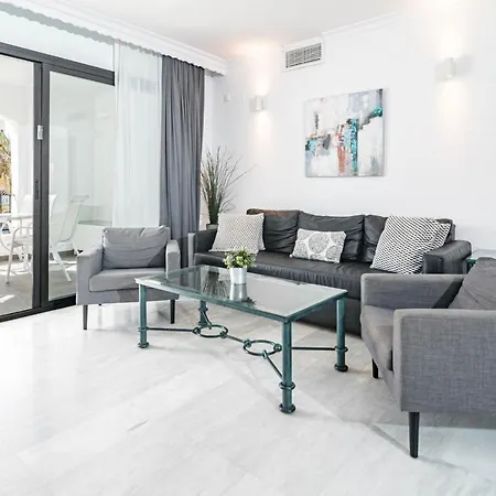 Apartment Harbor Getaway In The Heart Of Puerto Banus With Walking Dictance To Everything
