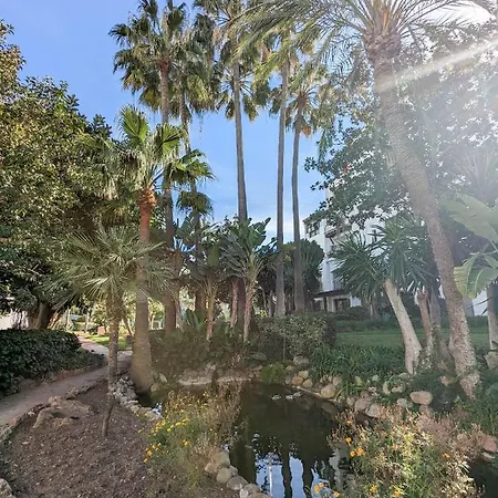 Apartment Harbor Getaway In The Heart Of Puerto Banus With Walking Dictance To Everything *