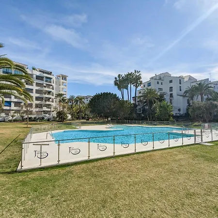 Apartment Harbor Getaway In The Heart Of Puerto Banus With Walking Dictance To Everything Marbella