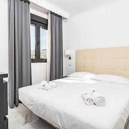 Apartment Harbor Getaway In The Heart Of Puerto Banus With Walking Dictance To Everything Marbella