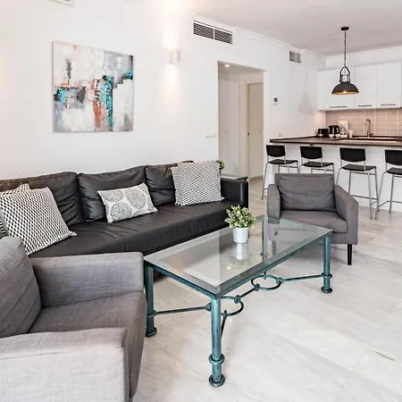 Harbor Getaway In The Heart Of Puerto Banus With Walking Dictance To Everything