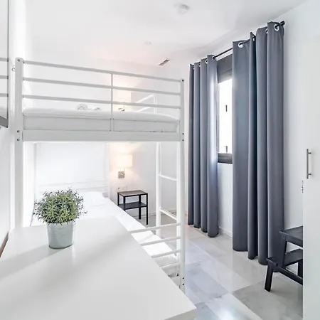 Apartment Harbor Getaway In The Heart Of Puerto Banus With Walking Dictance To Everything Marbella