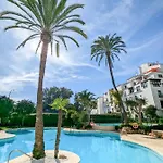Appartamento Harbor Getaway In The Heart Of Puerto Banus With Walking Dictance To Everything Marbella