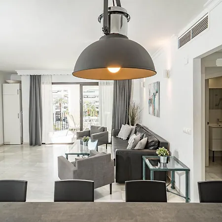 Harbor Getaway In The Heart Of Puerto Banus With Walking Dictance To Everything דירה *