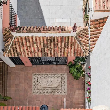 Harbor Getaway In The Heart Of Puerto Banus With Walking Dictance To Everything מארבלה