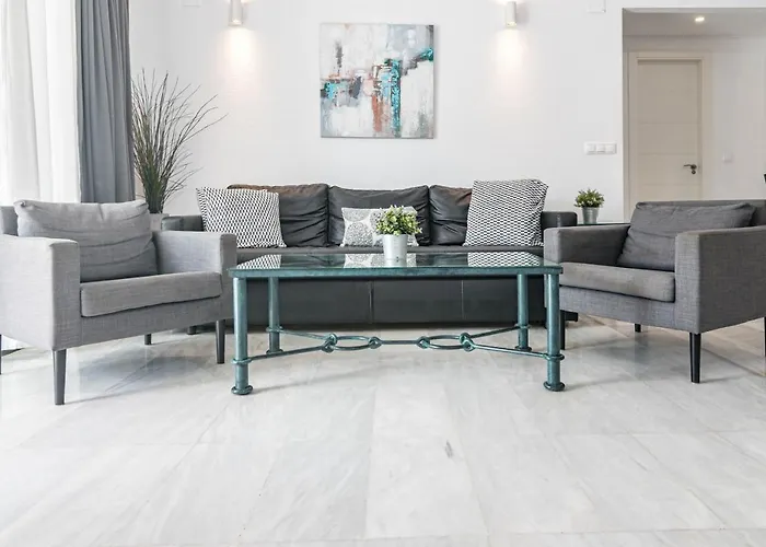 Harbor Getaway In The Heart Of Puerto Banus With Walking Dictance To Everything * ماربيا